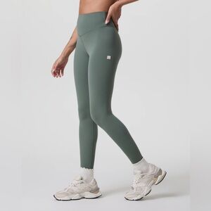 NWT Vuori AllTheForm™ Legging